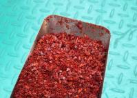 El chile machacado secado al sol sazona escamas de los chiles con pimienta calientes engrasó PIZA esterilizado rojo y Komichi