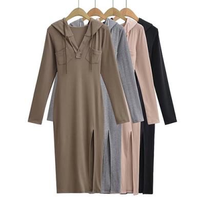O decote em V do verão Sleeved por muito tempo o vestido encapuçado magro com a saia cortada lateral da nádega