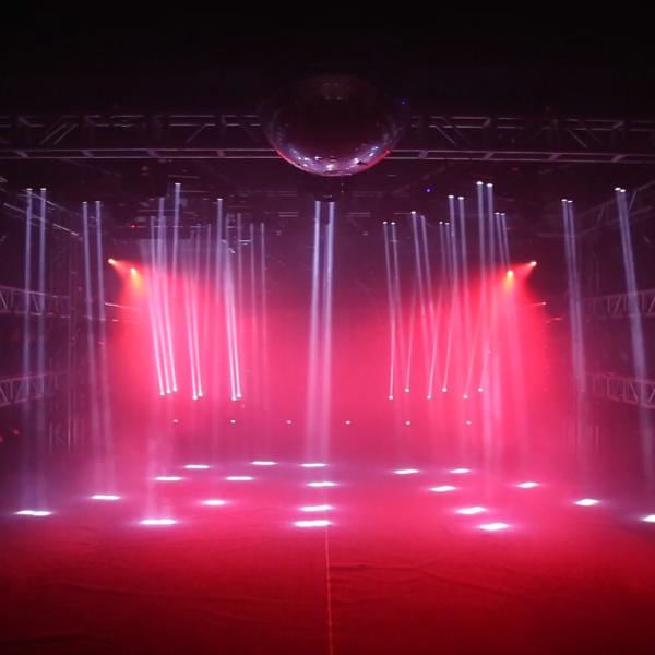DJ Party Light 37*10W RGBW Quad 4 en 1 LED avec zoom de lavage de tête mobile