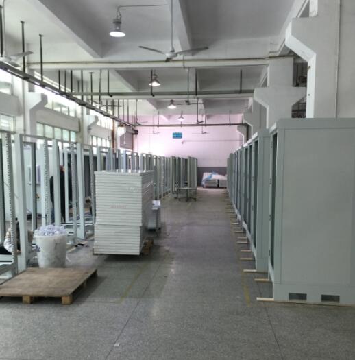 Gabinete al aire libre galvanizado de las telecomunicaciones de la hoja de acero, recinto eléctrico al aire libre impermeable