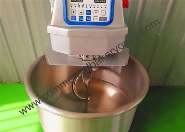3.5 Kw Electric Bakery Dough Mixer Two Speed Double Acting Easy Operation