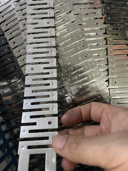 Heavy-Duty Metal Connector – Rust-Proof, High Electrical Conductivity, Compact Design, Easy Assembly