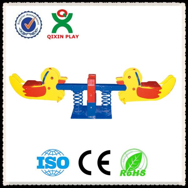 Kids Outdoor Plastic Seesaws/Seesaw play equipment for kids outdoor QX-096B