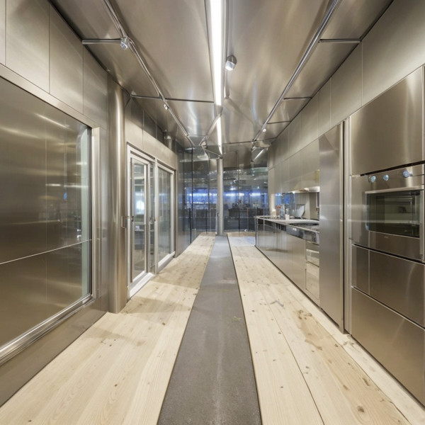 Fine-textured Anti-fog Stainless Steel Cladding for Eyewear