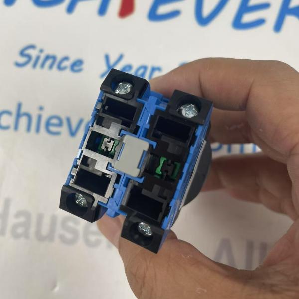 IDEC ASN320N Rotary Switch 5A 250V AC With Screw Terminals