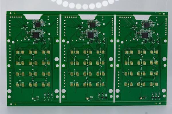 カスタマイズされた産業用リモートコントロールPCBアセンブリ 耐久性のあるリジッドPCBA、アンチEMI設計