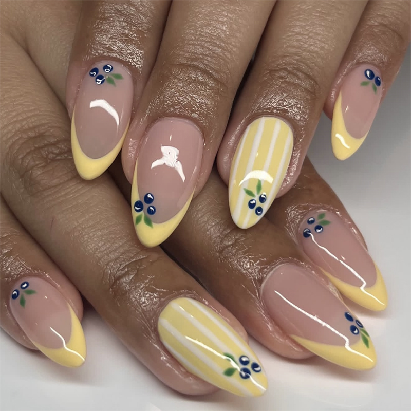 Floral Pattern False Nails Almond French Tip Design Nails 24 Pcs