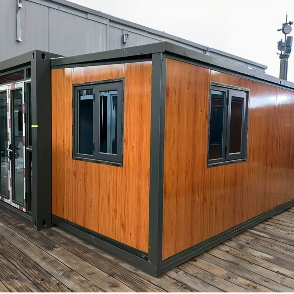 Small Mountain House Detachable Mobile Prefabricated Camping Refuge for Hotels Apartments Durable Wooden Steel Sandwich Panel