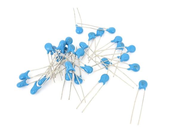 UL Approved ZNR Transient Surge Absorbers Metal Oxide Varistor 05D471K 5mm 470V 300VAC 385VDC 800A 0.1W 21J