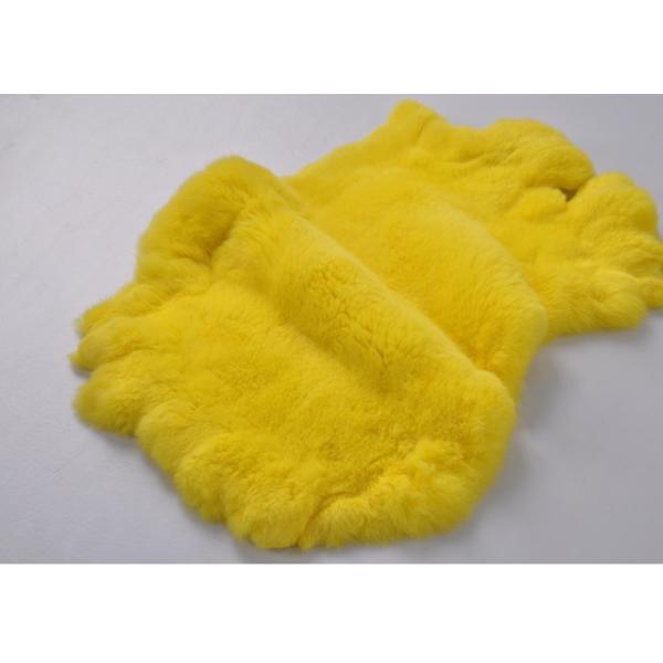 La piel bronceada de la piel del conejo de Rex de la hierba modificó el tamaño para requisitos particulares para los accesorios/ropa