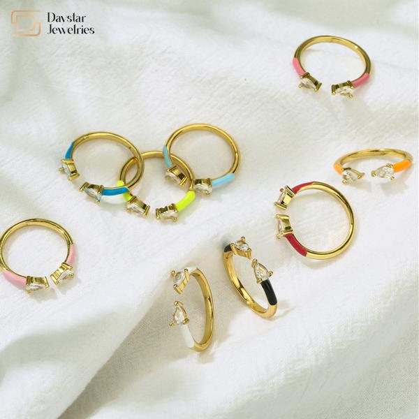 золото 18k покрыло регулируемые кубические кольца падения воды Zirconia для украшений женщин