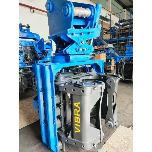 Low Headroom Pile Driver – Side Grip Design with 360° Rotation & Dual Pump Flow Merging for Heavy Piling