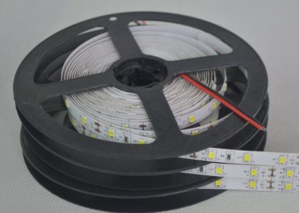 Fabricant DC12V bande LED flexible SMD2835 bande lumineuse LED de sécurité à haute luminosité 300 LED/m