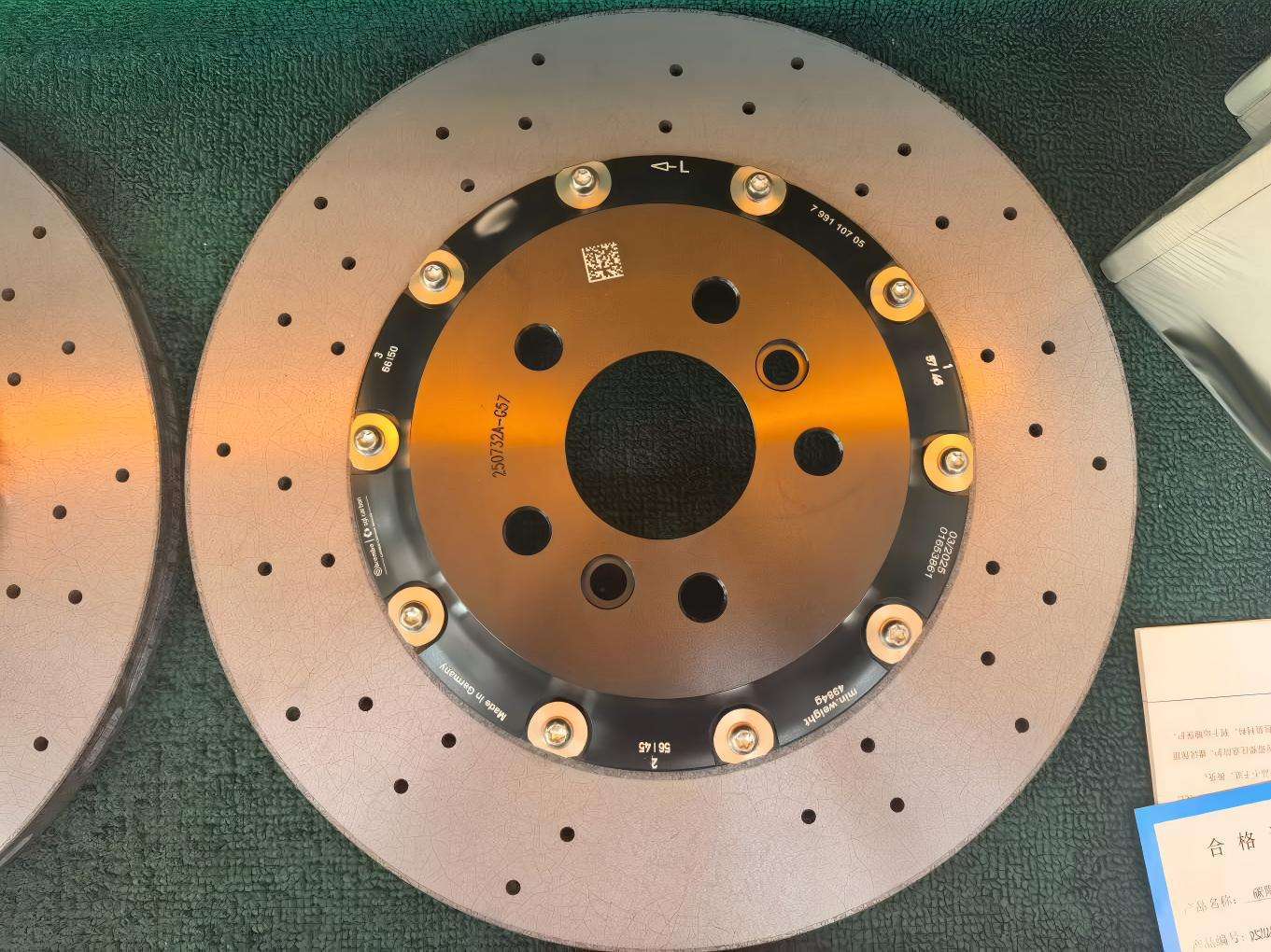 CCM Brake Disc, Customization Service, Modification, Racing Car, Auto Brake Disc Rotors Premium Carbon Fiber Ceramic Brake Rotor Brake Disc For Nissa Gtr R35