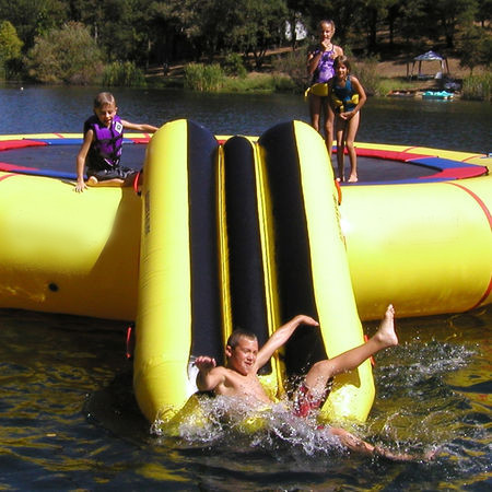 Игрушки крупного плана Trampoline скачки воды и воды Seasaw для парка воды