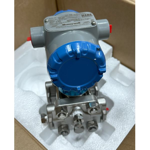 ST700 SmartLine Differential Pressure Transmitter Marine Grade Process Measurement