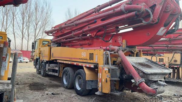 Offre spéciale 2006 Putzmeister 46m pompe à béton pompe hydraulique mobile usagée vente