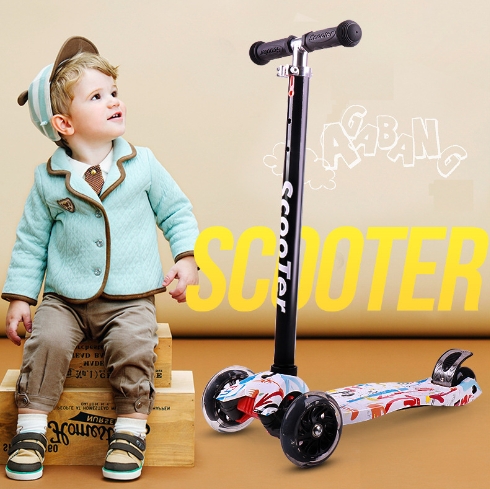 Flash Four-Wheeled Stroller Scooter for 3-6-8 Years Old Modern Children's Outdoor