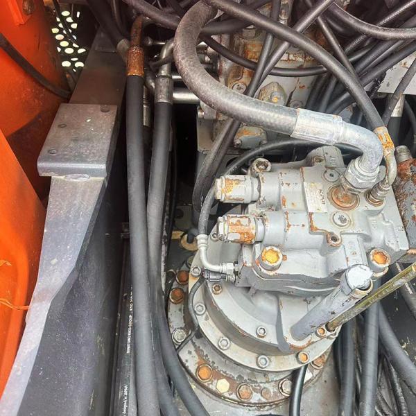 Hitachi ZX210-3 Used Crawler Excavator 0.9m3 Bucket Capacity 122kw 400L Fuel Tank