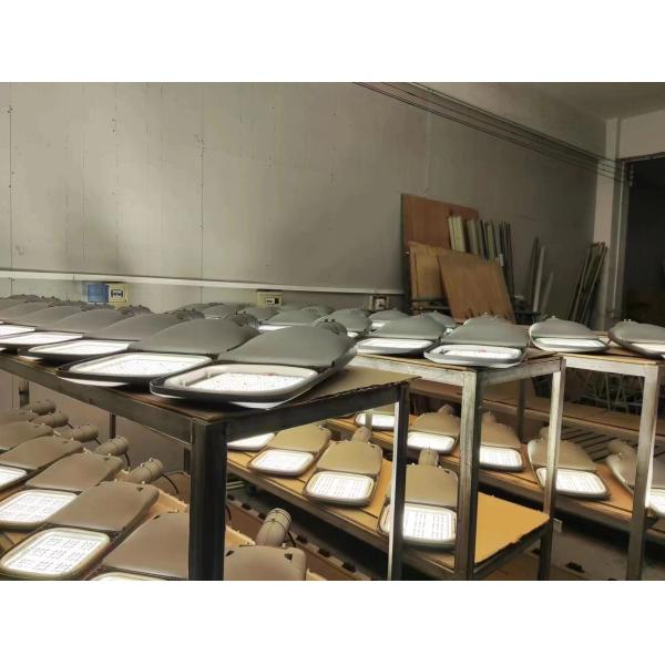 Outdoor IP66 Waterproof 100W 200W 300W LED Street Light Die-Cast Aluminum Light 150LM/W