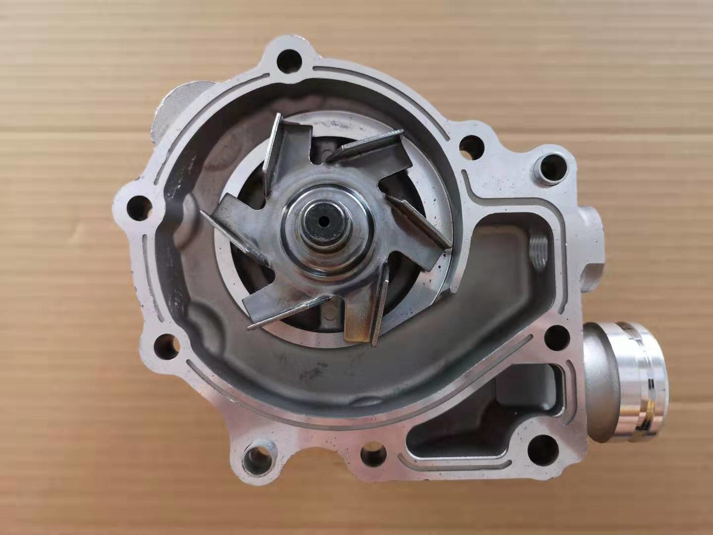 8976027730 ISUZU Fvr Запчасти ISUZU Дизельный двигатель 6HE1 6HH1 Водяная нассос с прокладкой