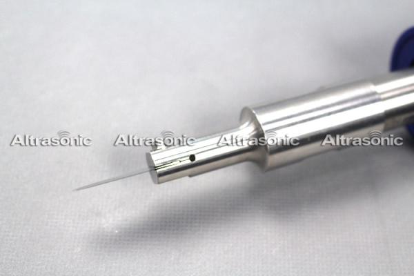 30K Ultrasonic Cutting Machine For Plastic Deburring Aided By Robot Arm