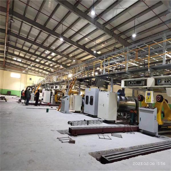 Lojas de vestuário beneficiam de linha de produção de cartão ondulado com flauta A/B/C/E/F/BC