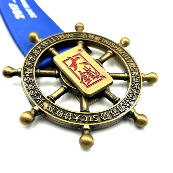 International Ironman 113 Custom Triathlon Medals / Spinning Medal