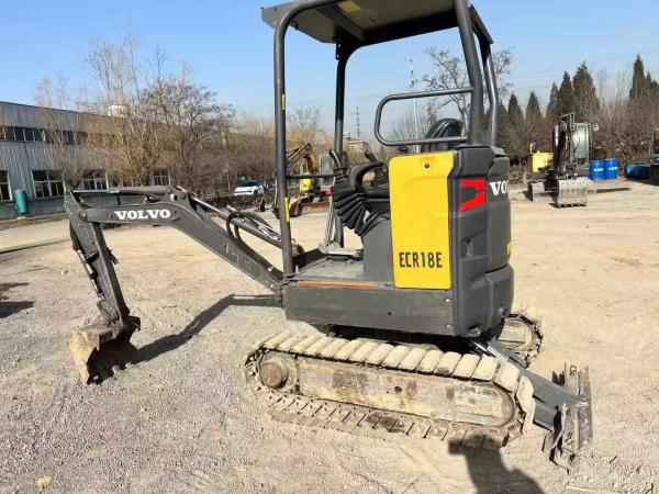 Excavateur mini Volvo EC18 d'occasion 2020 920hrs Importation française