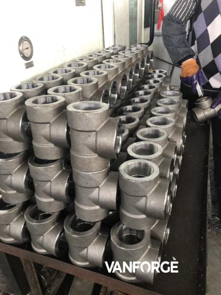 Forged Steel Pipe Fittings ANSI / ASME Socket Weld Tee Smooth Finish