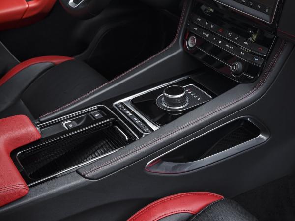 Easy Control JAGUAR Apple CarPlay Interface For F Pace Iphone Apps Use