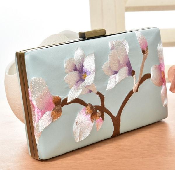 Evening bag retro hand-embroidered silk embroidered clutch bag banquet evening bags new Japanese and Korean