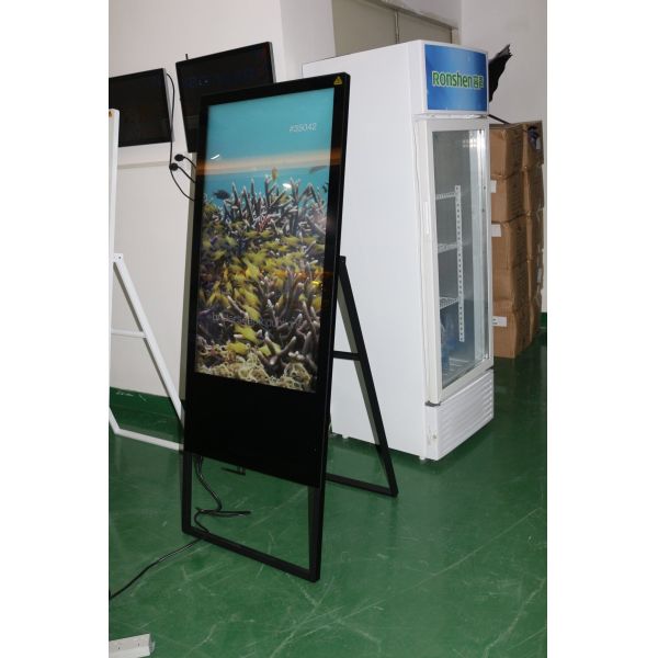 USB Connectivity Multi Touch Digital Signage Delivering 1920 X 1080 Resolution and Touch Durability of 50 Million Times