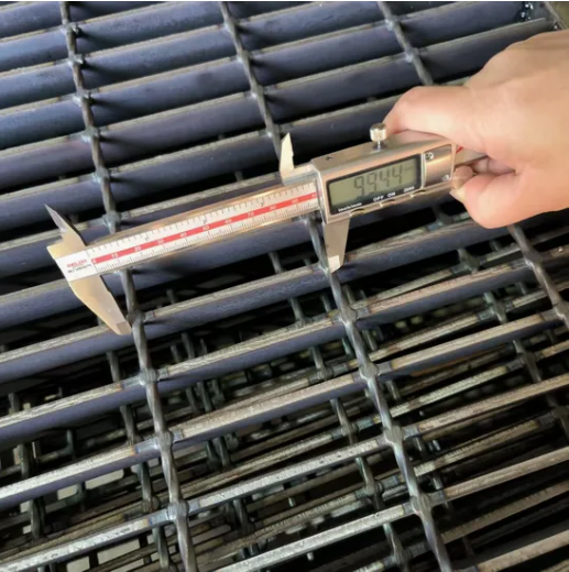 Hot Dip Galvanized Heavy Duty Steel Grating Drain Cover - Corrosion Resistant Trench Drain Cover for Outdoor Floor Grate Drainage