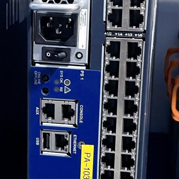 Produtos Status Usadas Redes MX80-48T Roteador de Internet Para a sua rede