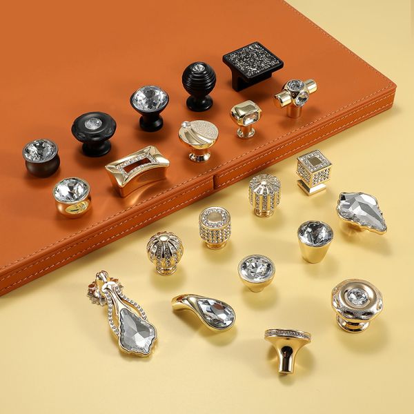 Wholesale Luxury Nordic Style Crystal Handle Modern Design Zinc Alloy Door and Wardrobe Pulls for Dresser & Drawer