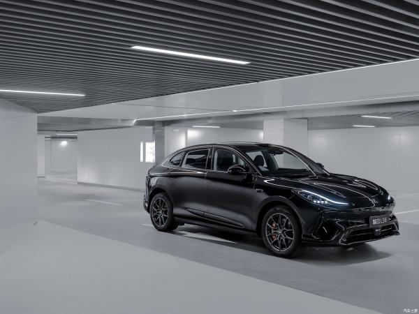 Saic IM LS6 4WD EV SUV The Must-Have B2B Choice for Long Range Needs in 2023-2024