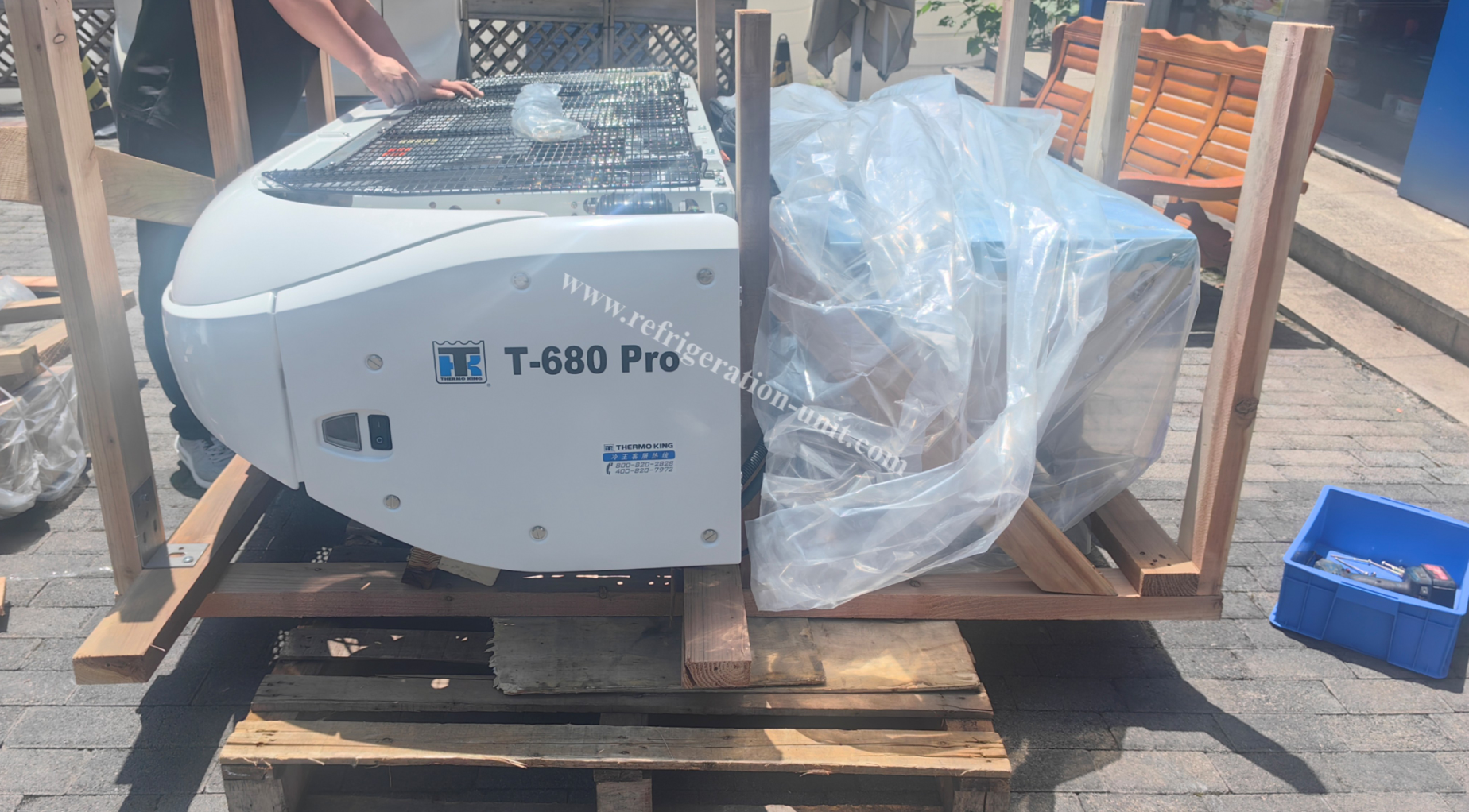 Thermo King T-80 Pro Series Refrigeration Unit with GreenTech Low-Emissions Engines and TSR Controller