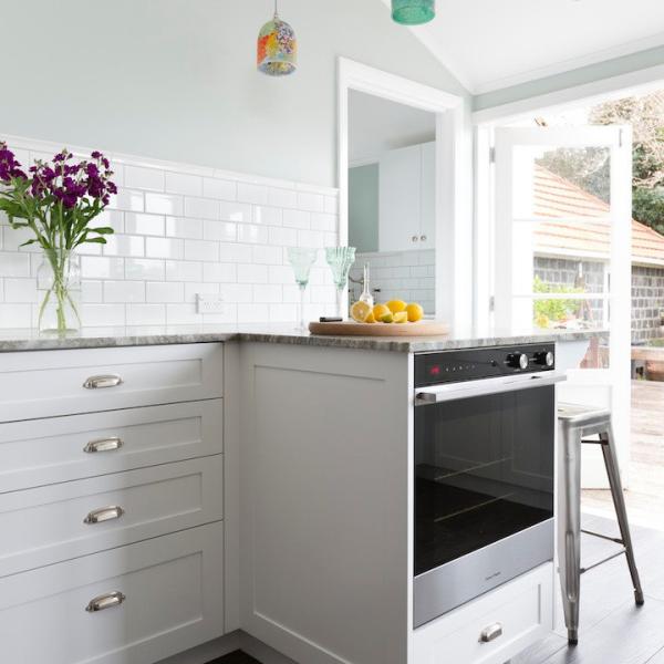 RTA Kitchen Cabinet Standard Shaker Style U Shape White Kitchen Unit