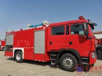 Double commande du châssis 4×2 de Howo de cabine de l'eau 206kw de camion de pompiers industriel de mousse