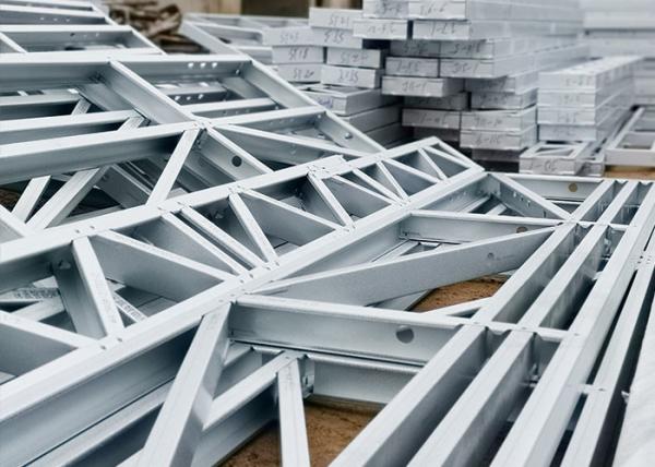 El nuevo chalet prefabricado de acero ligero blanco del indicador/la casa prefabricada arquitectónica se dirige el estándar de América