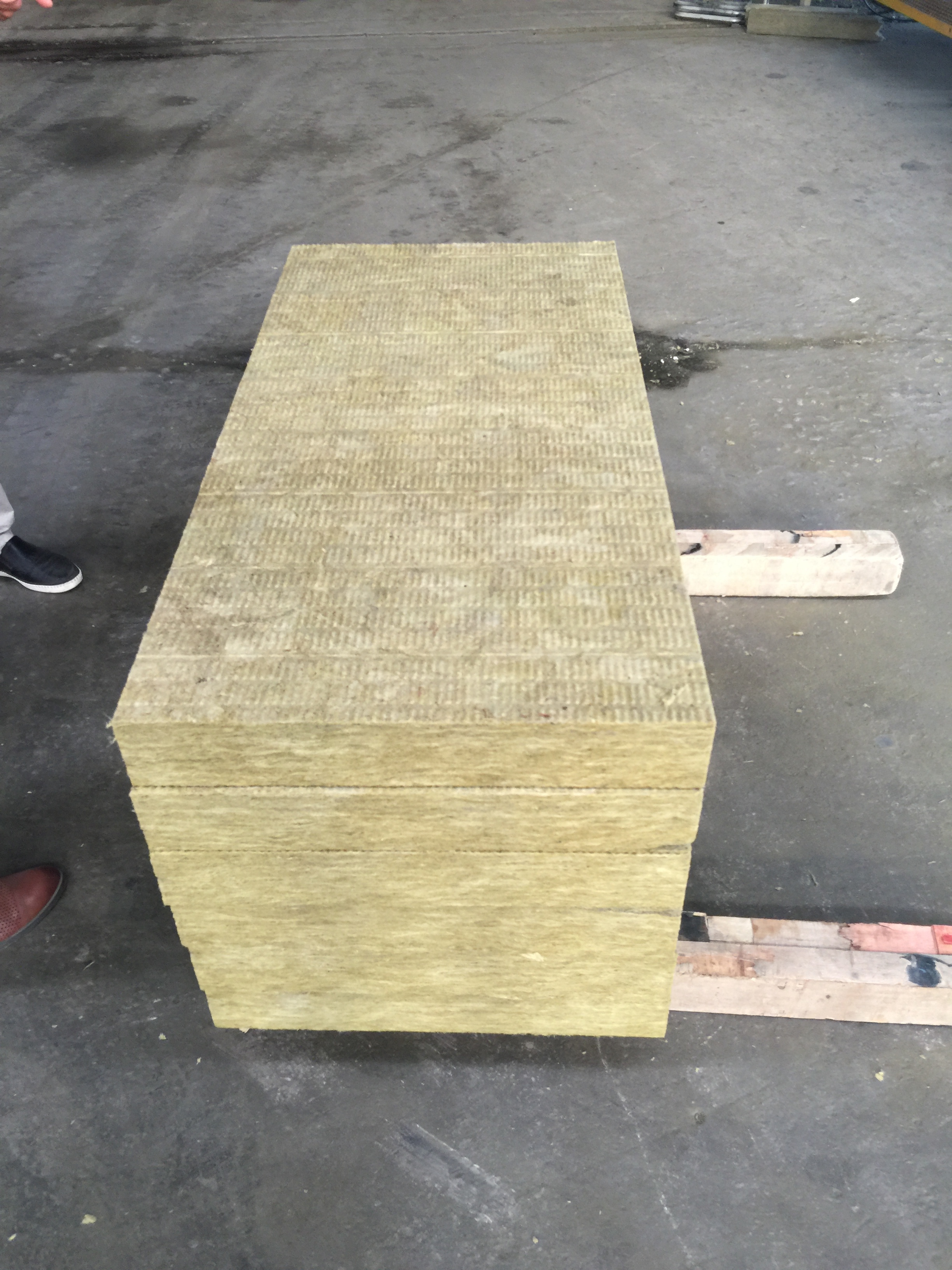 Eco-Friendly Organic Rock Wool Board - Formaldehyde-Free Soundproofing Material for Home Renovation