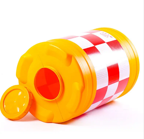 Желтый пластиковый барабан для защиты от столкновений