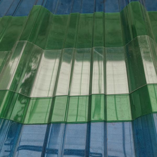 Mejore su espacio al aire libre con azulejos de plástico verde de policarbonato resistente al tiempo y material protegido contra los rayos UV