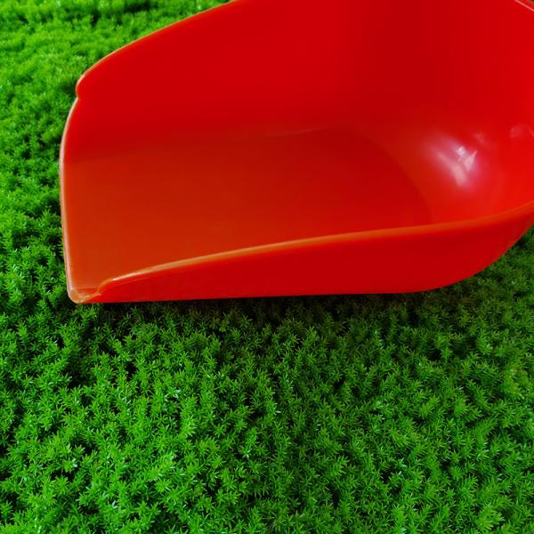 Durability Orange Poultry Feeding Plastic Feeding Shovel Eco Friendly Scoop For Animals