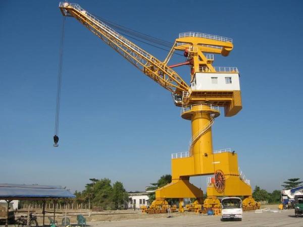 Guindastes de pórtico portais do recipiente do estaleiro 10 Ton-50 Ton Pedestal Jib Floating