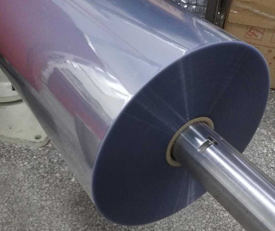 Película retráctil de PVC / PETG de 30um-150um para la impresión de etiquetas en embalajes de botellas