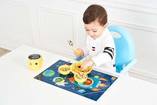 baby using  printed plastic disposable placemats customized logo table topper for kids