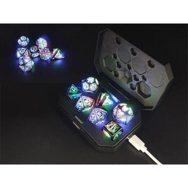 Зажигать DND кости перезаряжаемые с зарядным ящиком 7 PCS LED электронные кости для столового стола