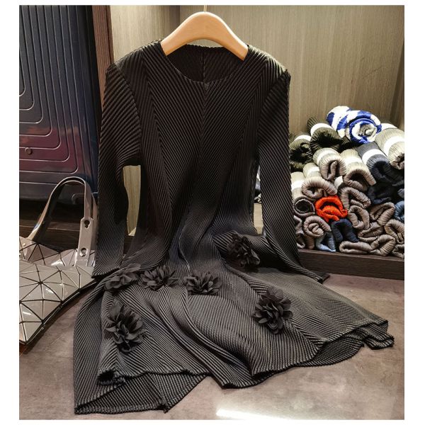 High-end 3d Flower Round Neck Long Sleeve Pleated Plus Size Women's Dresses